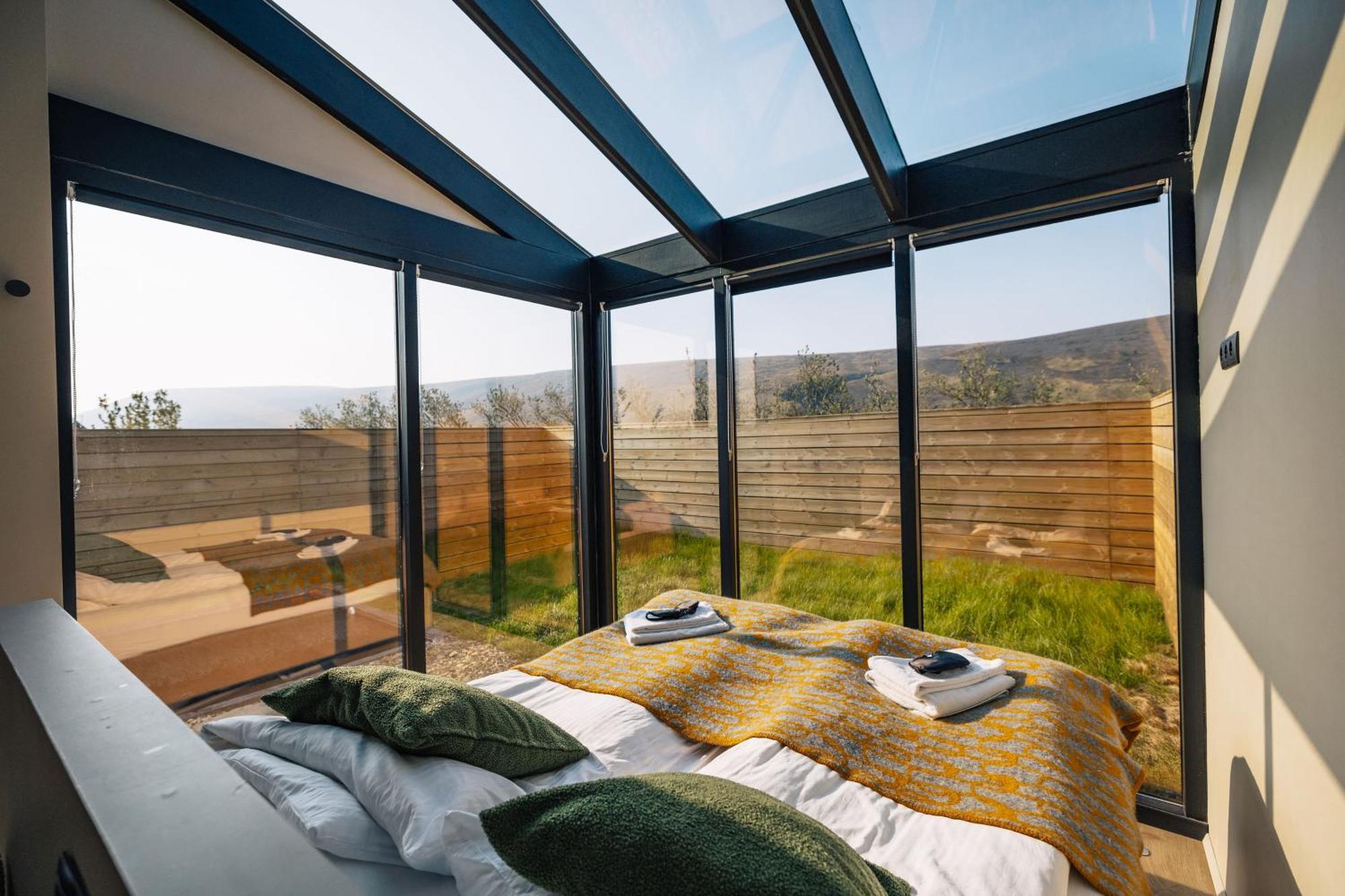 Night & Day - Glass Roof With Hot Tub Feriehus
